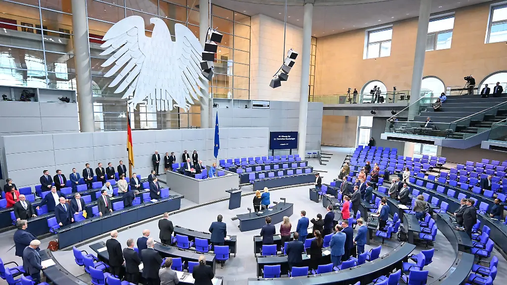 Im-Plenum-des-Bundestags-entscheidet-sich-der-Rentenstreit-und-vielleicht-auch-die-Zukunft-der-Koalition