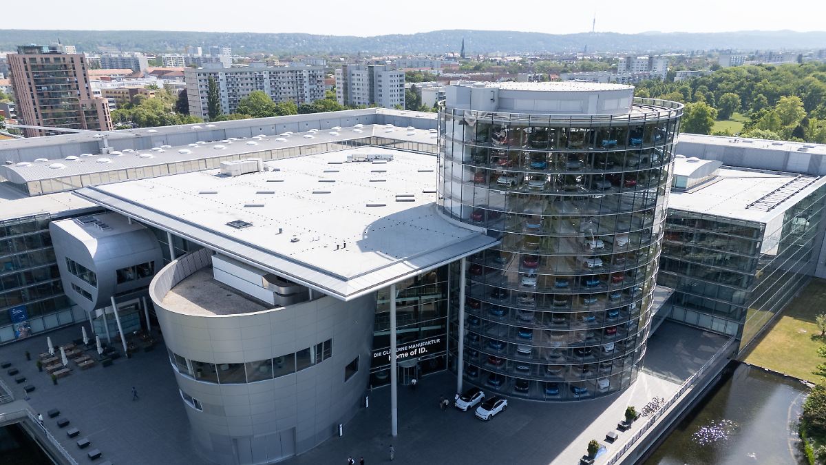 Innovation-statt-Autobau-VW-pr-sentiert-Umbaupl-ne-f-r-Gl-serne-Manufaktur-in-Dresden