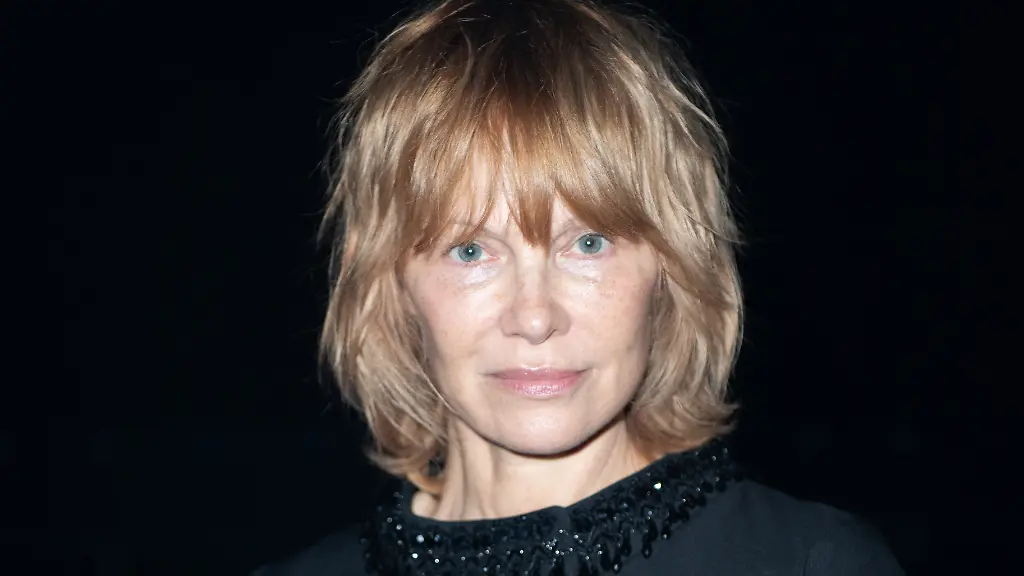 Pamela-Anderson-attending-the-Valentino-Womenswear-Spring-Summer-2026-show-as-part-of-Paris-Fashion-Week-in-Paris-France-on-October-05-2025-Photo-by-Aurore-Marechal-ABACAPRESS