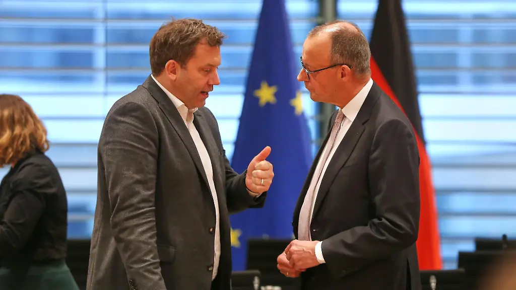 Berlin-Deutschland-Bundeskanzleramt-Ministerpraesidentenkonferenz-Bundesminister-der-Finanzen-Lars-Klingbeil-SPD-und-Bundeskanzler-Friedrich-Merz-CDU