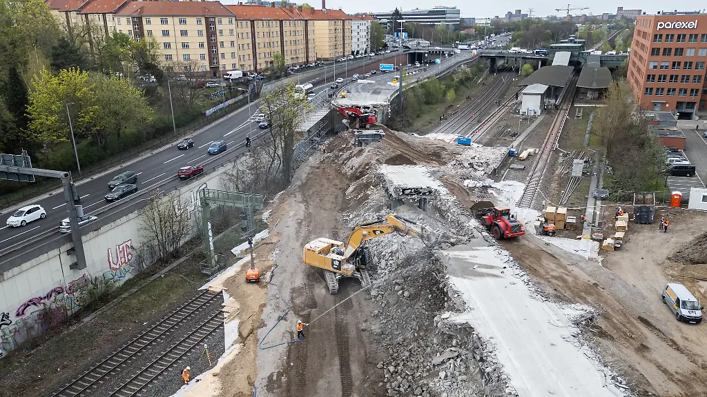 Die-Westendbruecke-wurde-im-April-dieses-Jahres-abgerissen-der-Neubau-beginnt-nun