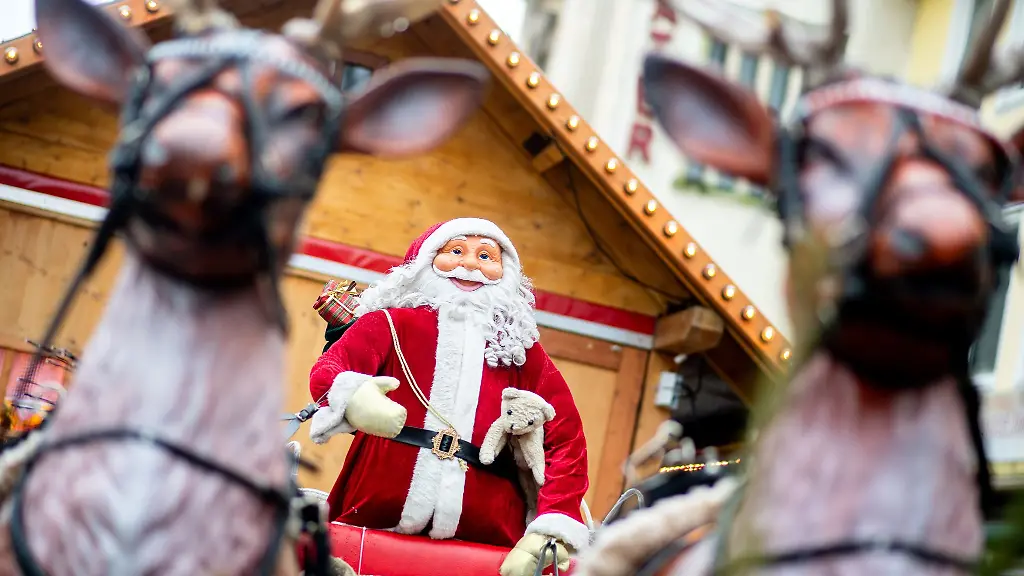 Der-umstrittene-Name-Lumumba-soll-nach-dem-Wunsch-der-Ausrichter-vom-Weihnachtsmarkt-in-Bremerhaven-verschwinden