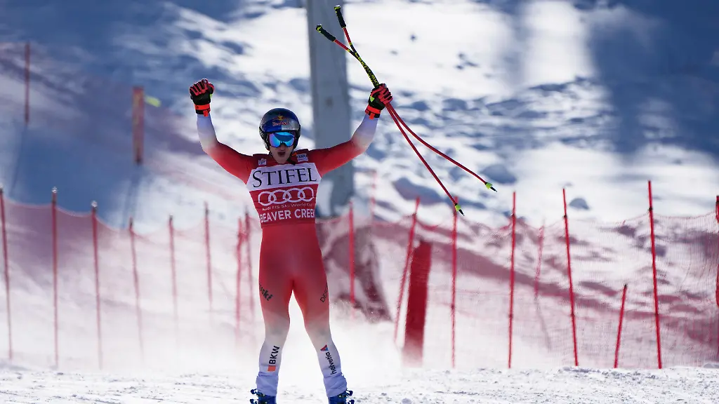 Ski-alpin-Weltcup-Abfahrt-Maenner-der-Schweizer-Marco-Odermatt-reagiert-nach-seinem-Lauf