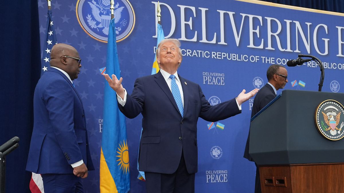 Spannungen-bestehen-weiter-Ruanda-und-Kongo-unterzeichnen-bei-bizarrem-Trump-Auftritt-Friedensabkommen