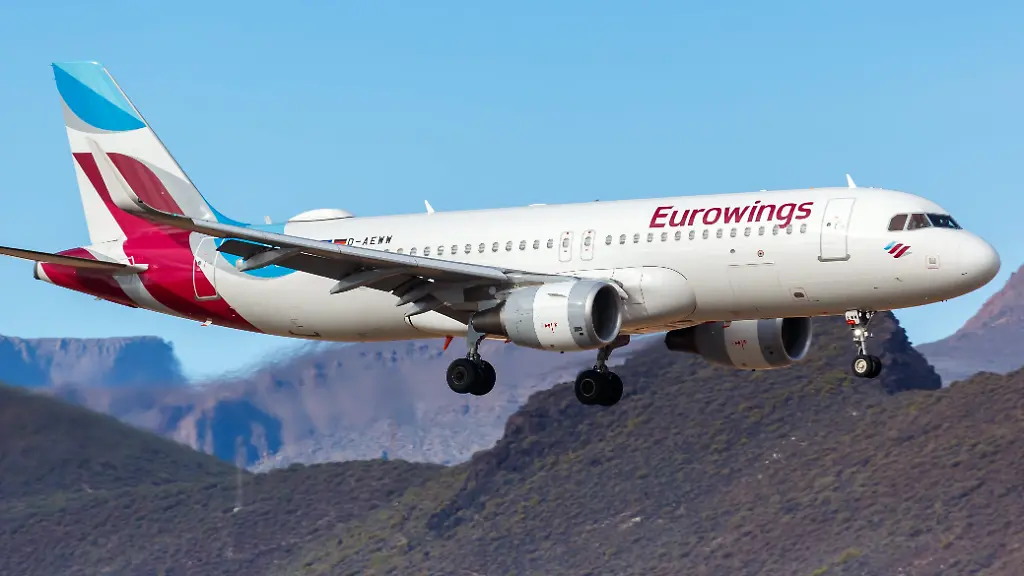 Gran-Canaria-Spanien-24-November-2019-Ein-Airbus-A320-Flugzeug-der-Eurowings-mit-dem-Kennzeichen-D-AEWW-auf-dem-Flughafen-Gran-Canaria-LPA-in-Spanien