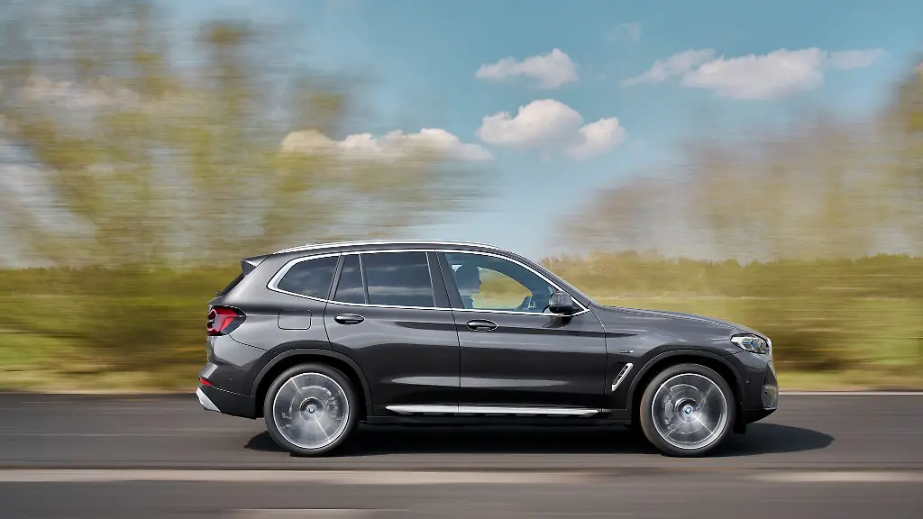 Komfortabel-gleiten-oder-dynamische-Attacke-Der-BMW-X3-beherrscht-beide-Gangarten-und-ist-gut-verarbeitet-worauf-aber-sollten-Gebrauchtkaeufer-achten