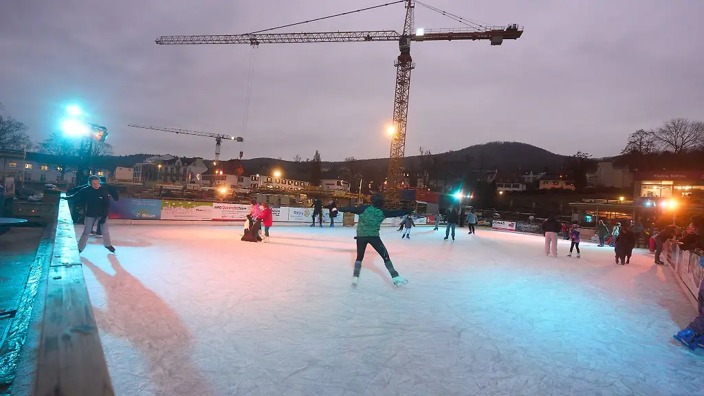 Auf-den-Eisbahnen-kann-es-richtig-rutschig-werden