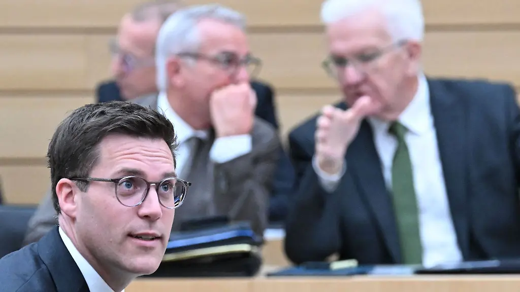 Grosse-Fussstapfen-Winfried-Kretschmann-tritt-nach-15-Jahren-nicht-mehr-an-Manuel-Hagel-ist-der-Hoffnungstraeger-der-Suedwest-CDU