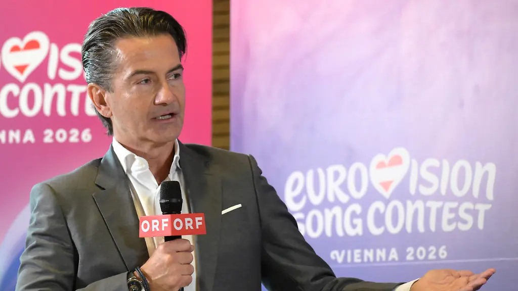 ORF-Generaldirektor-Roland-Weissmann-spricht-bei-einem-Pressetermin-Medienupdate-zum-Eurovision-Song-Contest-in-der-Wiener-Stadthalle
