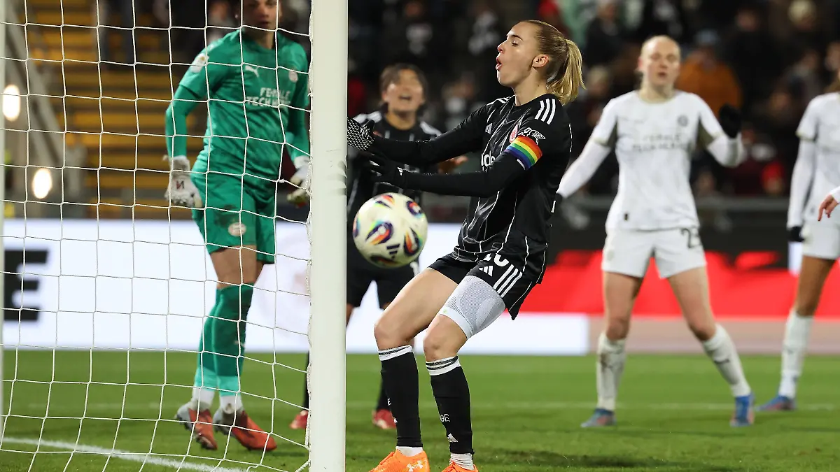2025-11-20-xJFx-Qualifikationsrunde-UEFA-Womens-Europa-Cup-2025-2026-Achtelfinal-Rueckspiel-Eintracht-Frankfurt-PSV-Eindhoven-v-l