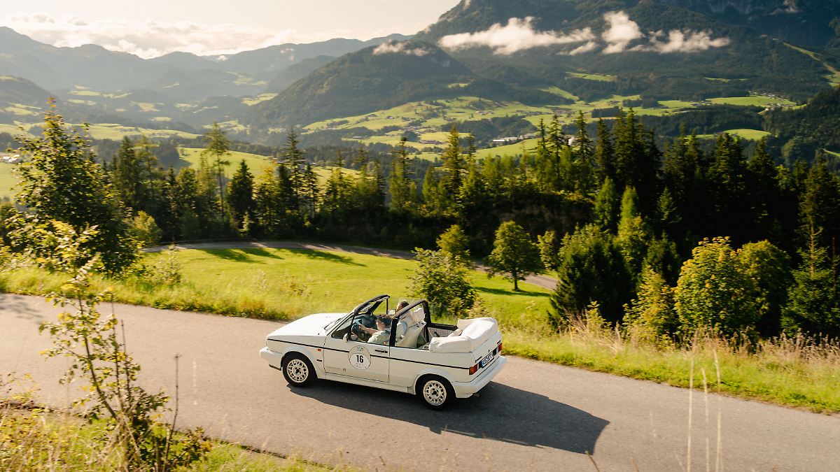 Weniger-ist-mehr-Fahrt-im-Golf-I-Cabrio-Erdbeerk-rbchen-geht-immer