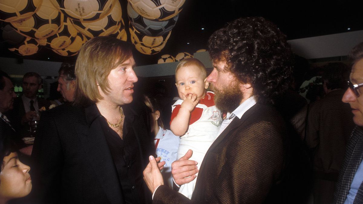 -Kein-drittes-Mal-versucht-Als-G-nter-Netzer-bei-einem-Weltstar-den-Nikolaus-spielte