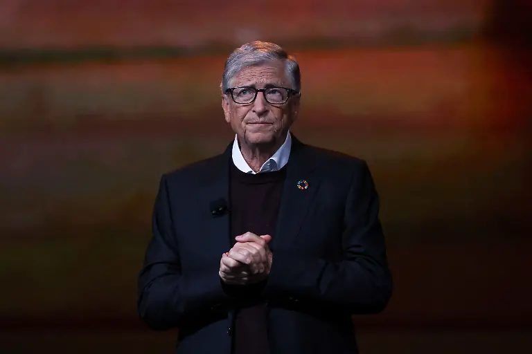 Bill-Gates-makes-opening-remarks-during-the-annual-Gates-Foundation-s-Goalkeepers-Summit-in-Manhattan-New-York-City-U-S-September-22-2025