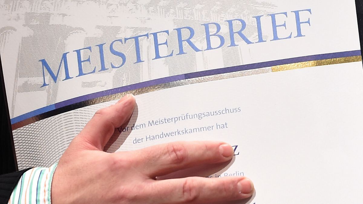 Gesch-ft-mit-falschen-Dokumenten-F-lscher-Netzwerk-bereicherte-sich-an-Meisterbriefen-und-Sprachnachweisen