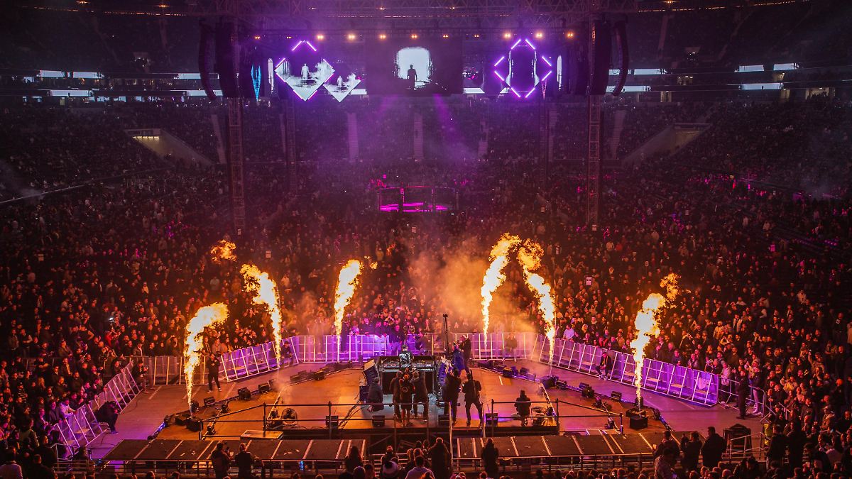 Jubil-um-Stadion-neue-St-dte-Oktagon-Boss-hat-gro-e-Ziele-und-kassierte-eine-schmerzhafte-Backpfeife