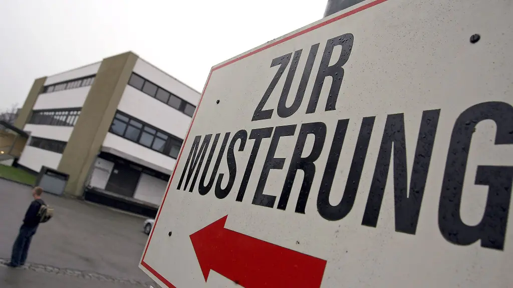 Das-Thema-Musterung-koennte-bald-wieder-zum-Leben-junger-Maenner-dazugehoeren