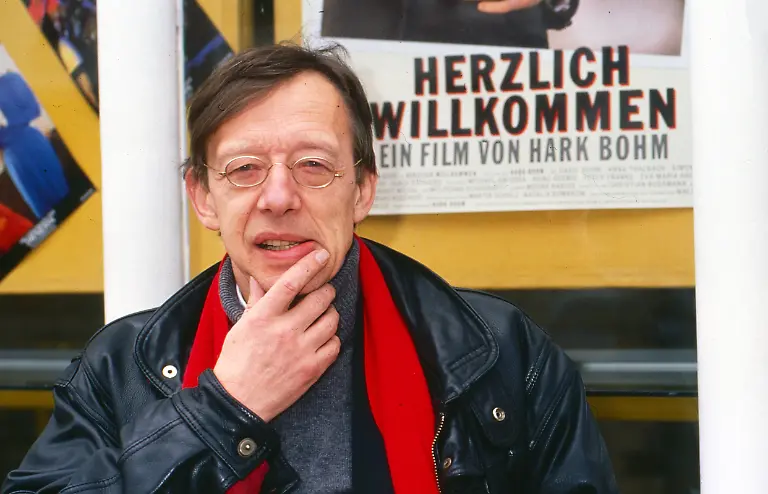 Hark-Bohm-bei-der-Pressevorfuehrung-vom-Fernsehfilm-Herzlich-Willkommen-in-Hamburg-Deutschland-1990