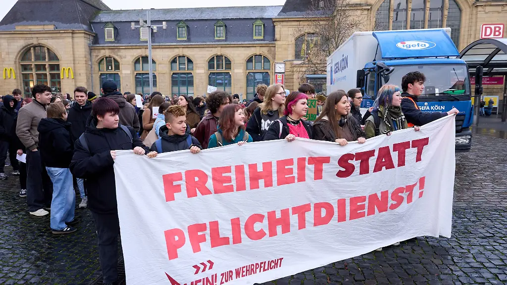 In-Koblenz-kamen-rund-200-Menschen-zusammen