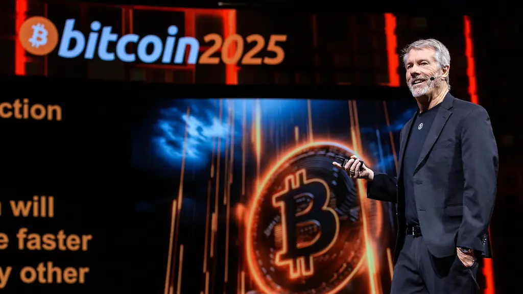 Michael-J-Saylor-American-entrepreneur-and-business-executive-speaks-at-the-Bitcoin-2025-conference-at-the-Venetian-in-Las-Vegas-on-May-29-2025