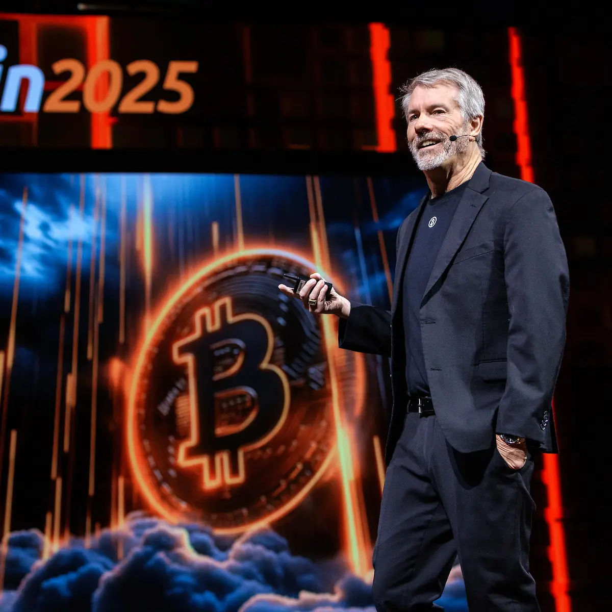 Strategy legt Milliarden beiseite: Dollar-Reserve rettet Bitcoin-Propheten  in der Not - ntv.de