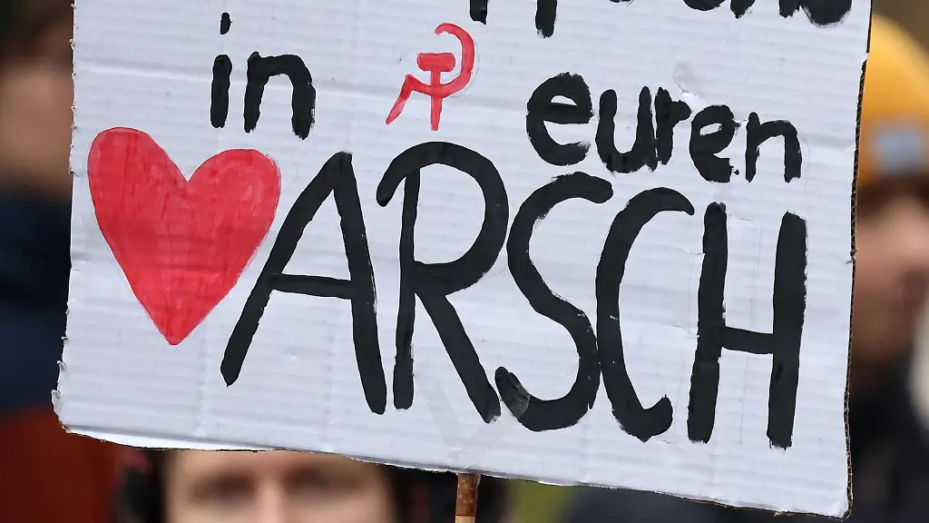 Bundesweit-gab-es-Proteste-gegen-die-Wehrdienst-Plaene-der-Regierung-auch-in-Sachsen-Anhalt