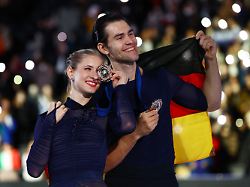 Nach Patzern im Kurzprogramm: Paarlauf-Duo Hase und Volodin glänzen mit der besten Kür ihres Lebens