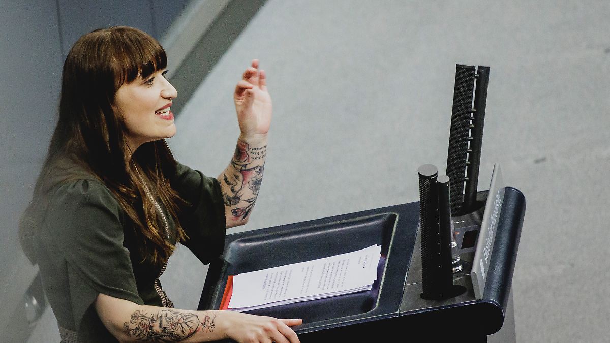 Wieduwilts-Woche-Hammer-Heidi-bringt-die-Union-zum-Gl-hen