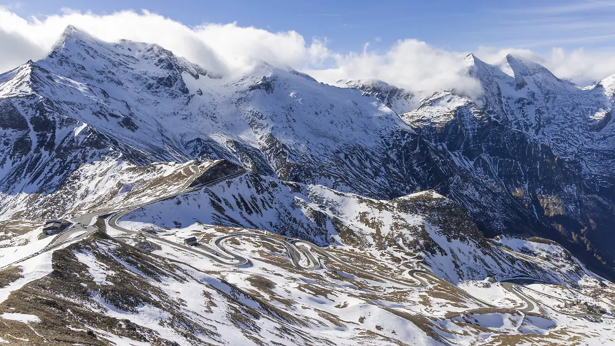 Image for Drama am Großglockner: Bergsteiger nach Kältetod seiner Freundin angeklagt