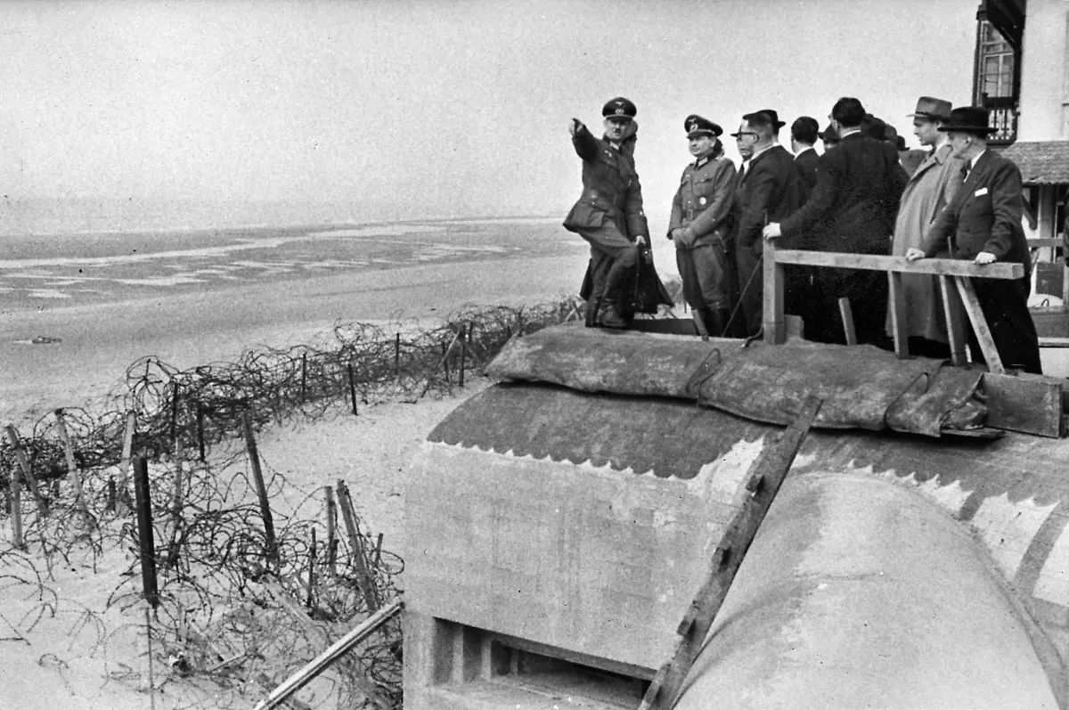 FRANCE-1943-War-1939-1945-Visit-of-the-Wall-of-the-Atlantic-Ocean-by-journalists-May-1943-LAP-14206