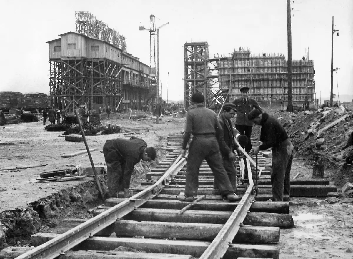 Grossbaustelle-an-der-franzoesischen-Kueste-Aufnahmedatum-01-01-1943-31-12