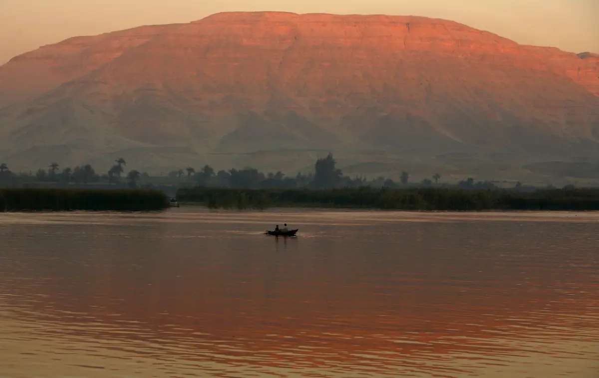 2010-01-10T000000Z-798572645-GM1E61B0LPP01-RTRMADP-3-EGYPT