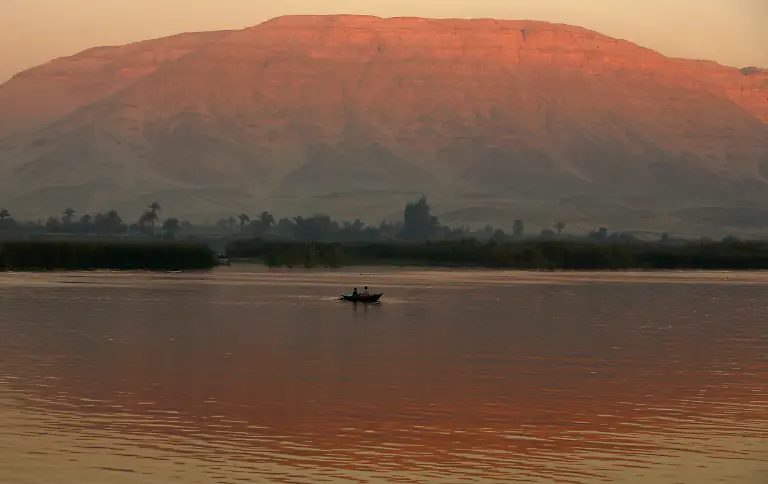 2010-01-10T000000Z-798572645-GM1E61B0LPP01-RTRMADP-3-EGYPT