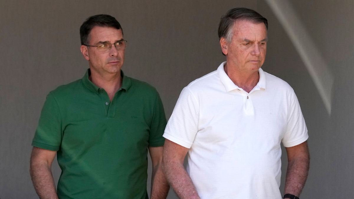 Mit-Unterst-tzung-des-Vaters-Bolsonaro-Sohn-bringt-sich-f-r-Wahl-2026-in-Stellung