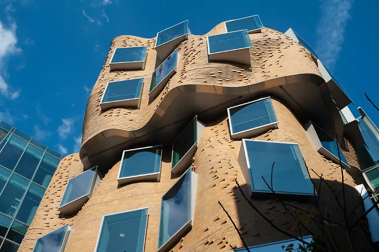 26-09-2019-Sydney-New-South-Wales-Australien-Dr-Chau-Chak-Wing-Gebaeude-welches-die-Business-School-der-Technischen-Universitaet-UTS-beherbergt-entworfen-von-Frank-Gehry