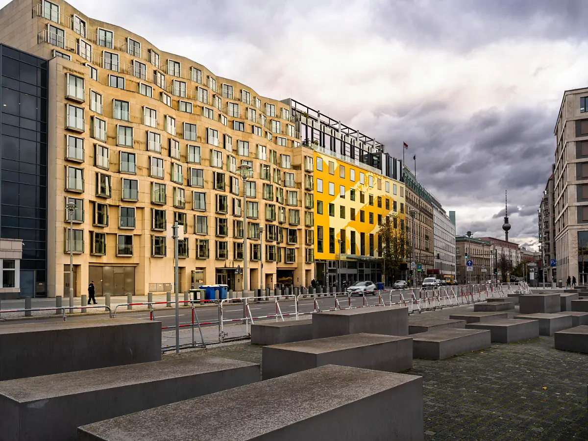 berlin-behrenstrasse-dz-bank-gebaeude-Bildverwendung-nur-mit-Urhebervermerk-Martin-G-Dr-Baumgaertner-Shotshop-picture-alliance-Keine-Exlusivverkaeufe-moeglich