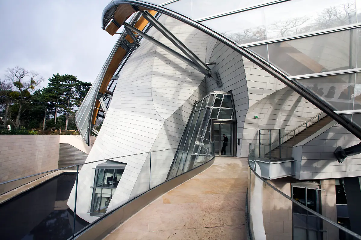 Louis-Vuitton-Foundation-in-Paris-France-on-January-26-2015-Louis-Vuitton-Foundation-in-Bois-de-Boulogne-in-west-part-of-Paris-was-opened-on-October-28-2014-Architect-Frank-Gehry