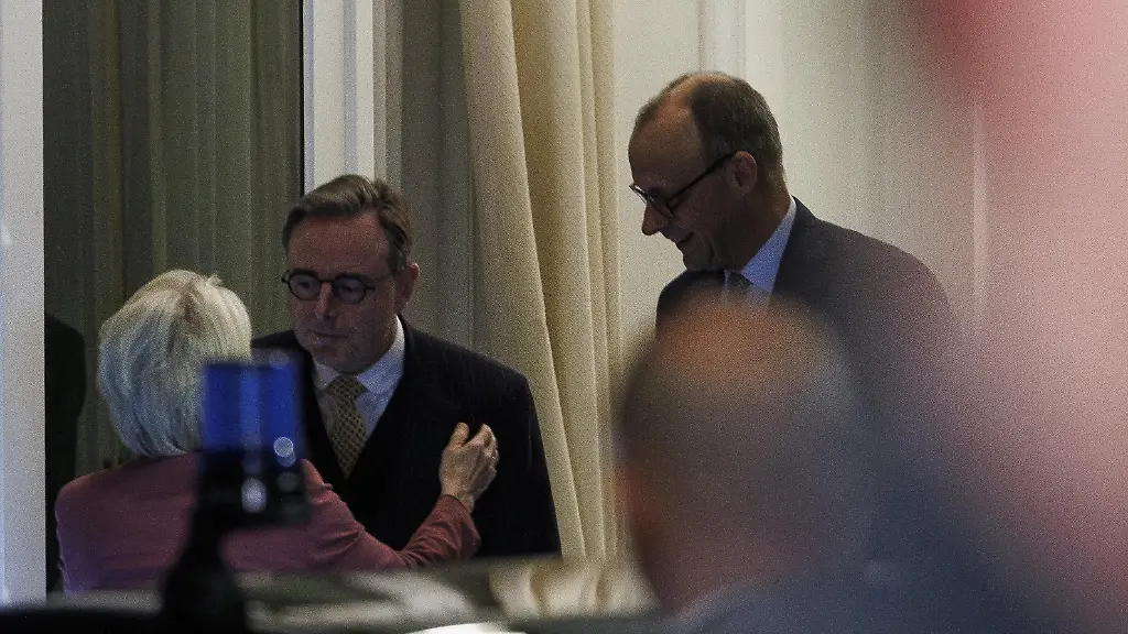 EU-President-Ursula-von-der-Leyen-Prime-Minister-Bart-De-Wever-and-Friedrich-Merz-pictured-during-a-meeting-between-Prime-Minister-De-Wever-German-Chancellor-Merz-and-European-Commission-President-von-der-Leyen-in-Brussels-on-Friday-05-December-2025