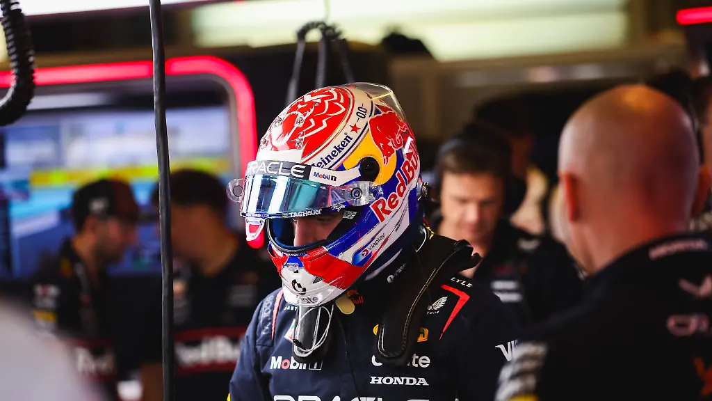 F1-ABU-DHABI-GRAND-PRIX-2025-VERSTAPPEN-Max-ned-Red-Bull-Racing-RB21-portrait-during-the-2025-Formula-1-Abu-Dhabi-Grand-Prix-24th-round-of-the-2025-FIA-Formula-One-World-Championship-WM-Weltmeisterschaft-from-December-05-to-07-2025-on-the-Yas-Marina-Circuit-in-Abu-Dhabi-United-Arab-Emirates-Abu-DhabiUnited-Arab-Emirates-PUBLICATIONxNOTxINxFRAxBEL-Copyright-xDPPIx