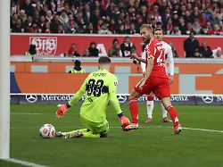 FC Augsburg schockt Bayer 04: FC Bayern zerlegt Stuttgart mit Kane, Nübel und Tricktor