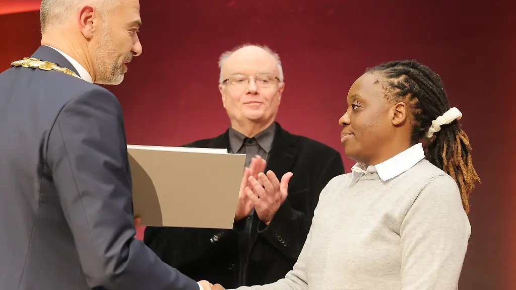 Weimarer-Menschenrechtspreis-geht-an-afrikanische-Frauenrechtlerin