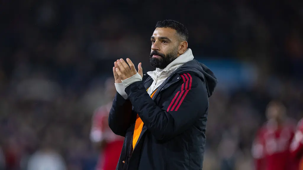 Football-FA-Premier-League-Leeds-United-FC-v-Liverpool-FC-LEEDS-ENGLAND-Saturday-December-6-2025-Liverpool-s-unused-substitute-Mohamed-Salah-applauding-the-traveling-supporters-the-FA-Premier-League-match-between-Leeds-United-FC-and-Liverpool-FC-at-Elland-Road