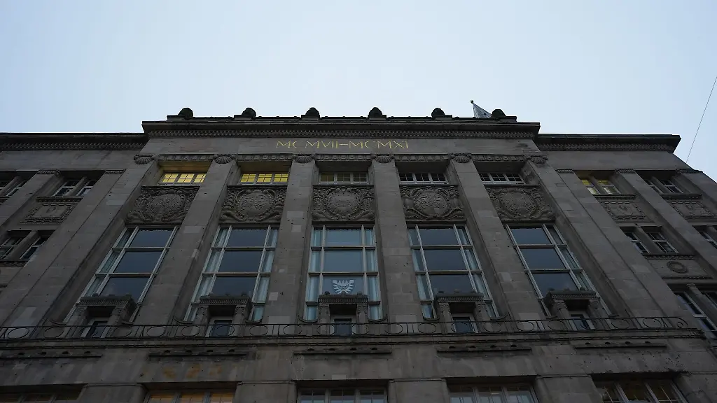 Ab-April-2026-wird-der-neue-Oberbuergermeister-in-Kieler-Rathaus-sein-Amt-antreten