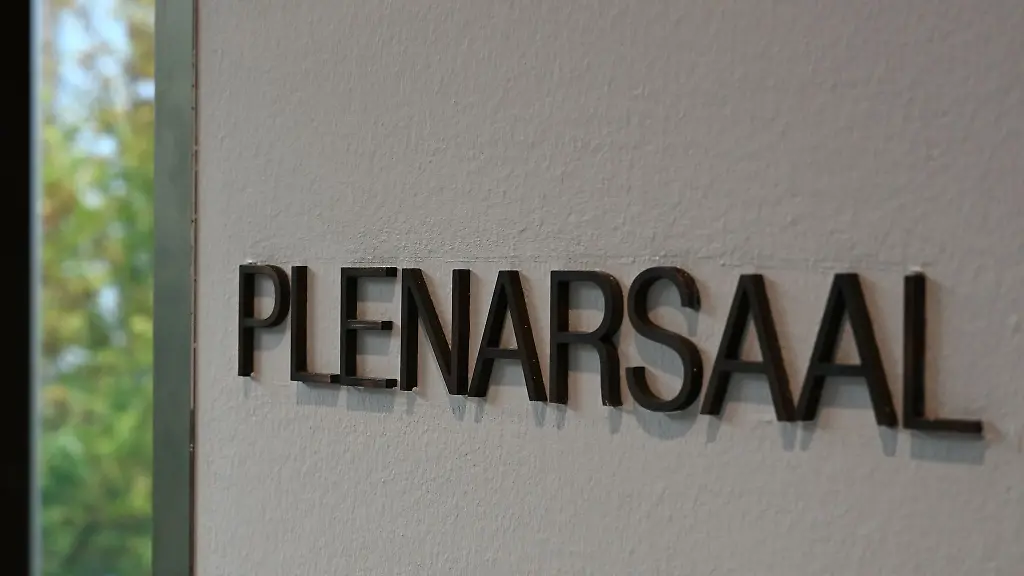 Der-Abschlussbericht-zum-Untersuchungsausschuss-zur-umstrittenen-Entlassung-einer-Wirtschaftsstaatssekretaerin-soll-verabschiedet-werden