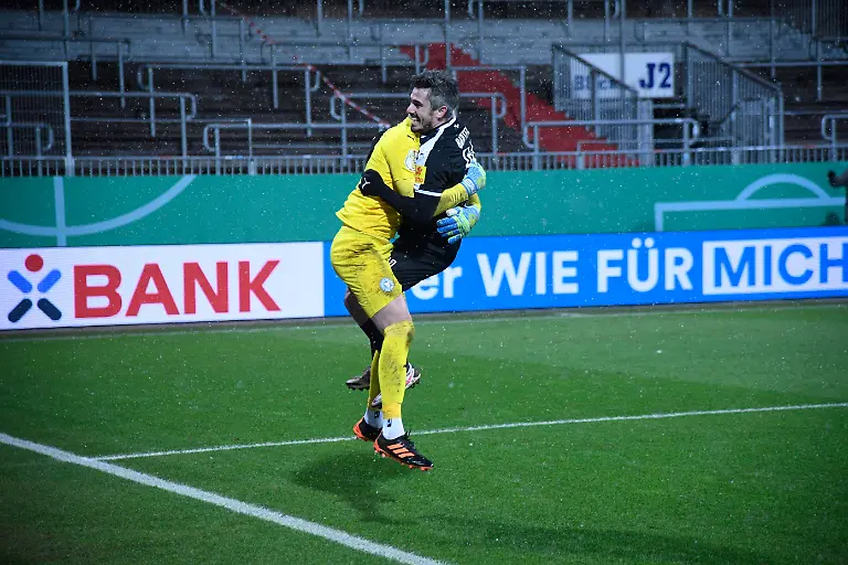 7f200059051a696b1732b773852d6ef6