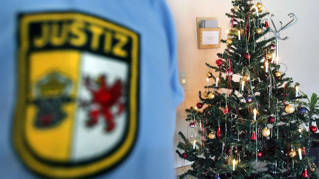 Das-Weihnachtsfest-kann-zur-Resozialisierung-beitragen-ist-MV-Justizministerin-Jacqueline-Bernhardt-Linke-ueberzeugt