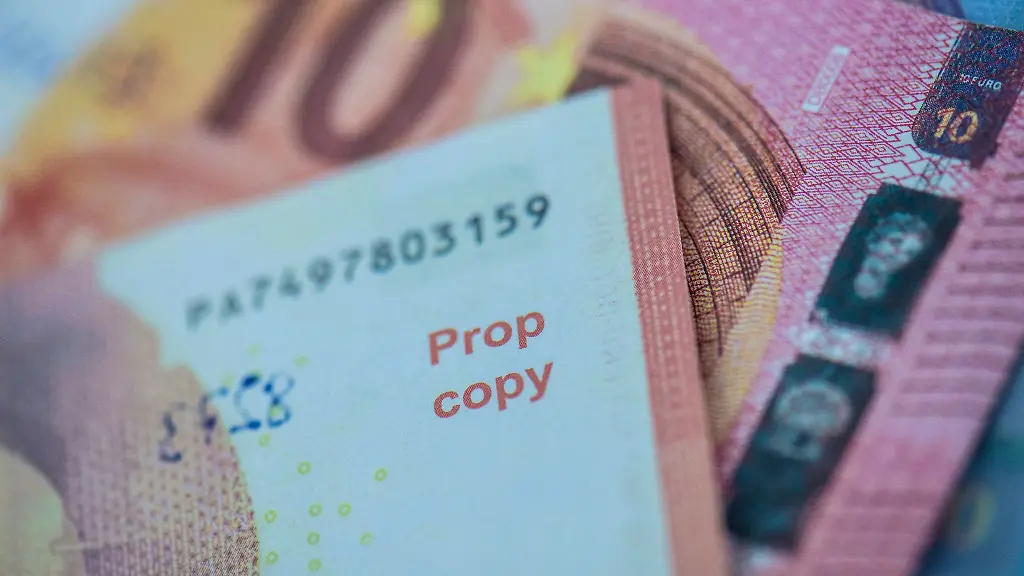 Ein-Mann-wollte-mit-einem-gefaelschten-Zehn-Euro-Schein-bezahlen-erst-an-der-Supermarktkasse-flog-der-Falschgeldtausch-auf