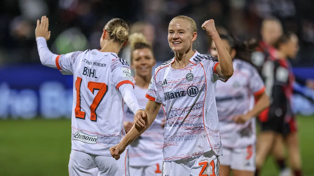 GER-Frankfurt-Eintracht-Frankfurt-vs-FC-Bayern-Muenchen-Google-Pixel-Bundesliga-Fussball-DFB-Spielzeit-2025-2026-Stadion-am-Brentanobad-12-Spieltag-im-Bild-Pernille-Harder-Bayern-Muenchen-21-erzielt-das-Tor-zum-3-0-Jubel-Freude-und-Emotionen-DFB-DFL-REGULATIONS-PROHIBIT-ANY-USE-OF-PHOTOGRAPHS-AS-IMAGE-SEQUENCES-AND-OR-QUASI-VIDEO-07-12