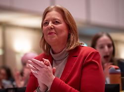 An Beitragsjahre koppeln: Bas offen für späteren Renteneintritt für Akademiker