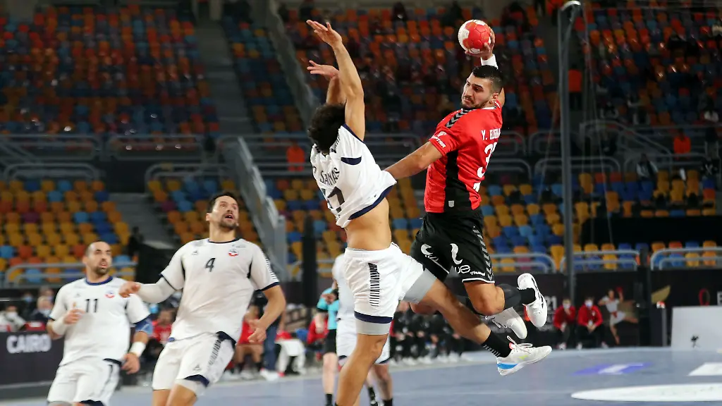 2021-01-13T173222Z-2035250993-UP1EH1D1CPYK2-RTRMADP-3-HANDBALL-WORLD