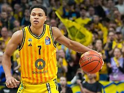 Berlin & Brandenburg: Zehnter Sieg in Serie: Alba Berlin schlägt auch Skyliners